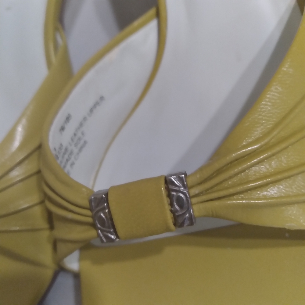 Etienne Aigner Classic Slip-on Preppy Peep-toe Spring Kitten Heels *Flawed* - Picture 7 of 15